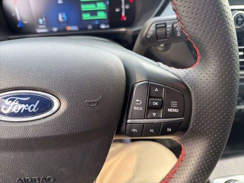 Used 2025 Ford Escape ST-Line image 24