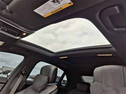 Used 2022 Mercedes-Benz S 500 S 500 4D Sedan image 18