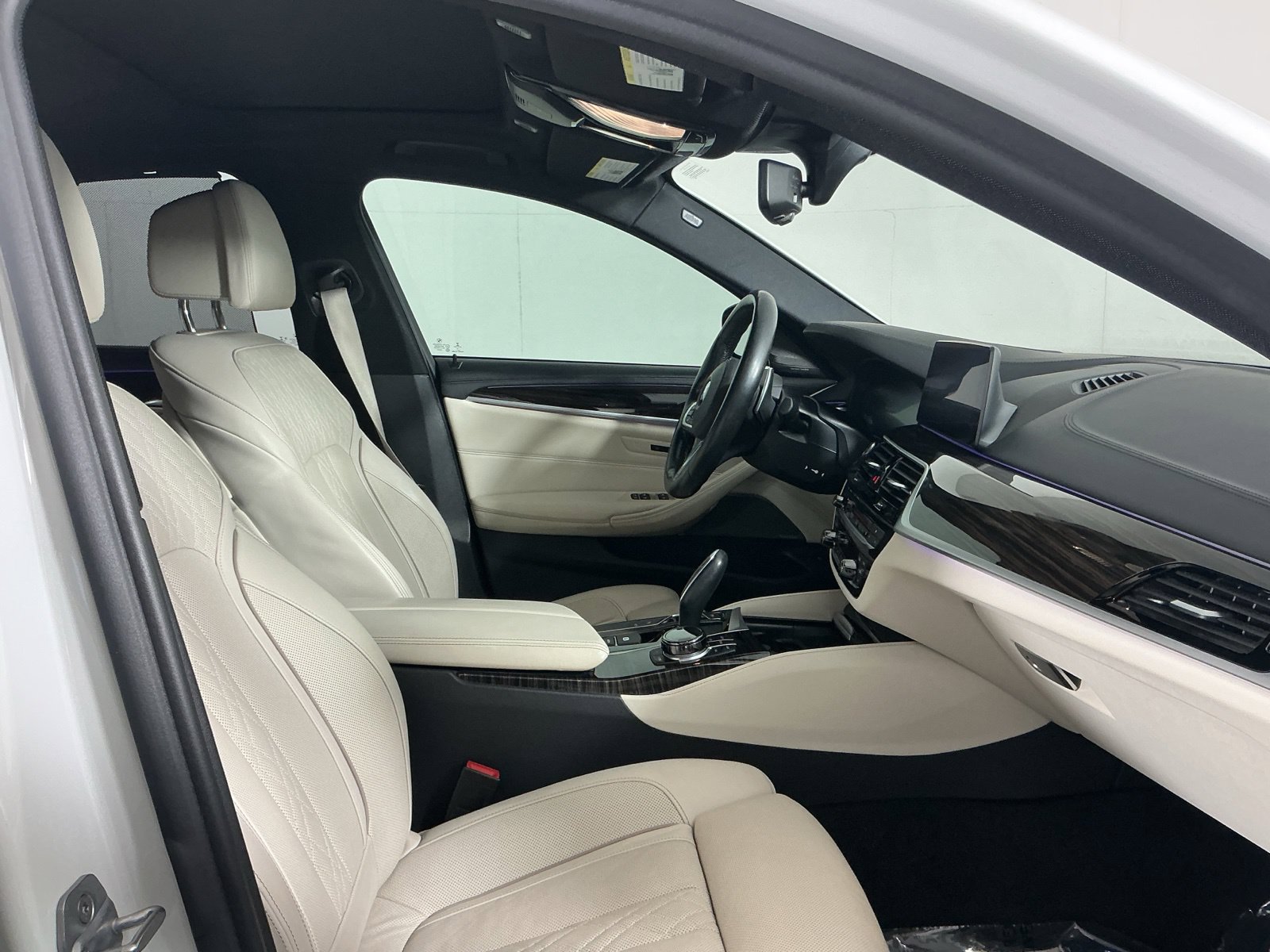 Used 2019 BMW 540i xDrive w/ M Sport Package AWD/4WD image 18
