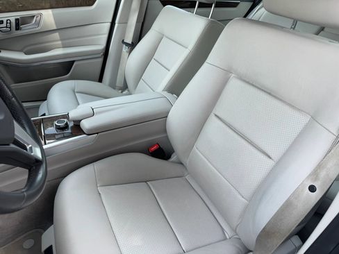 Used 2016 Mercedes-Benz E 350 Sedan w/ Premium Package image 15