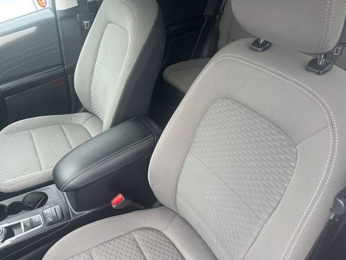 Used 2022 Ford Escape SE w/ Convenience Package image 9
