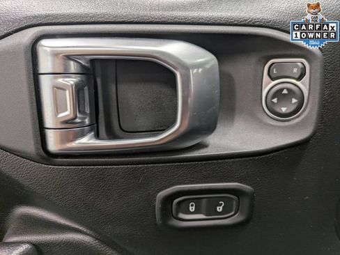 Used 2025 Jeep Wrangler Unlimited Sport AWD/4WD image 11
