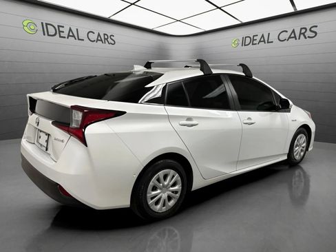 Used 2022 Toyota Prius LE FWD image 5