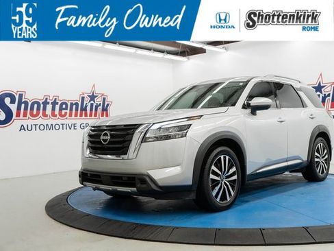 Used 2023 Nissan Pathfinder Platinum w/ Cargo Package image 1
