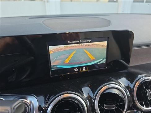 Used 2020 Mercedes-Benz GLB 250 4MATIC image 19