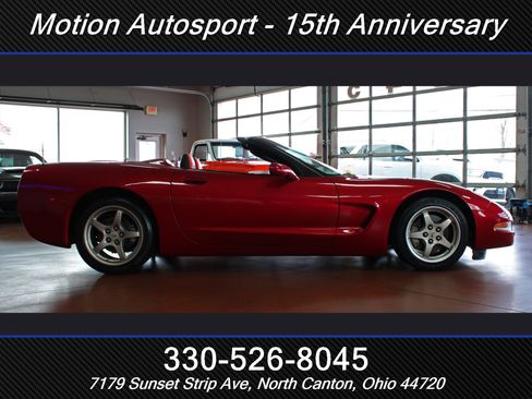 Used 2004 Chevrolet Corvette Convertible w/ Preferred Equipment Group RWD image 16