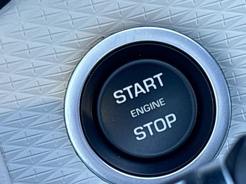 Used 2022 Land Rover Range Rover Velar R-Dynamic S image 34