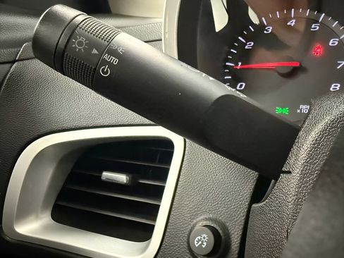 Used 2017 Chevrolet Equinox LS FWD image 19