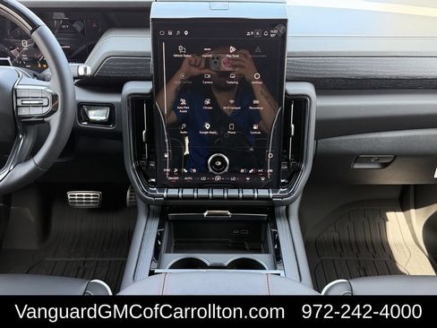 New 2026 GMC Yukon AT4 Ultimate w/ LPO, Floor Liner Package AWD/4WD image 13
