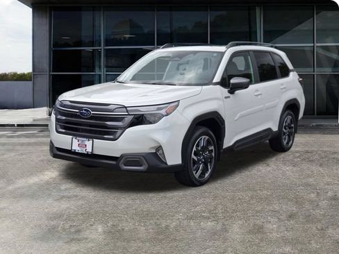 Used 2025 Subaru Forester Limited AWD/4WD image 6