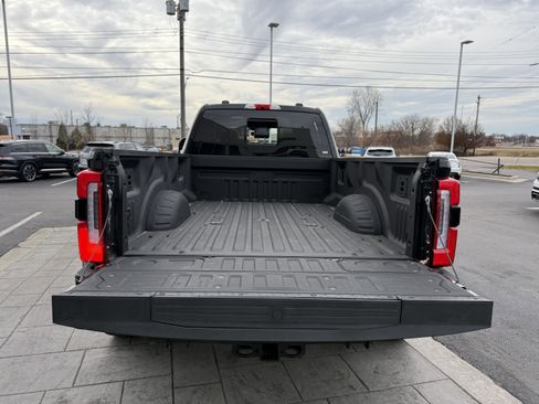 Used 2025 Ford F450 Platinum w/ Platinum Plus Package image 34