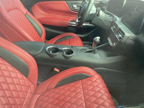 Used 2025 Ford Mustang Coupe RWD image 11