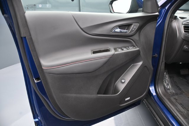 Used 2022 Chevrolet Equinox RS w/ RS Leather Package AWD/4WD image 17