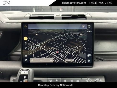 Used 2025 Land Rover Defender 110 V8 AWD/4WD image 34