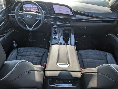 Used 2024 Cadillac Escalade Sport Platinum w/ LPO, ONYX Package image 28