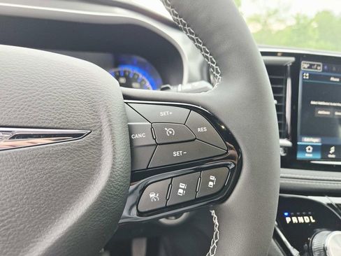 New 2026 Chrysler Pacifica Select w/ S Appearance Package FWD image 23