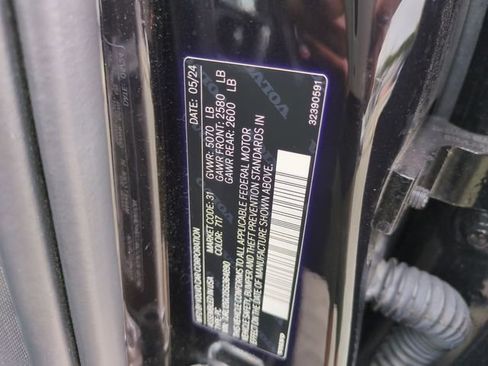 Certified 2025 Volvo S60 B5 Plus AWD/4WD image 31