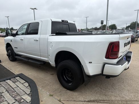 Used 2025 RAM 3500 Laramie AWD/4WD image 4