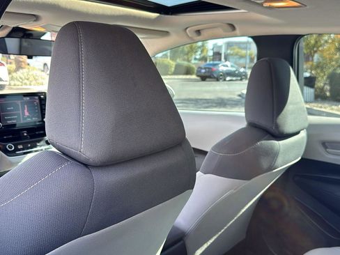 Used 2022 Toyota Corolla LE image 25