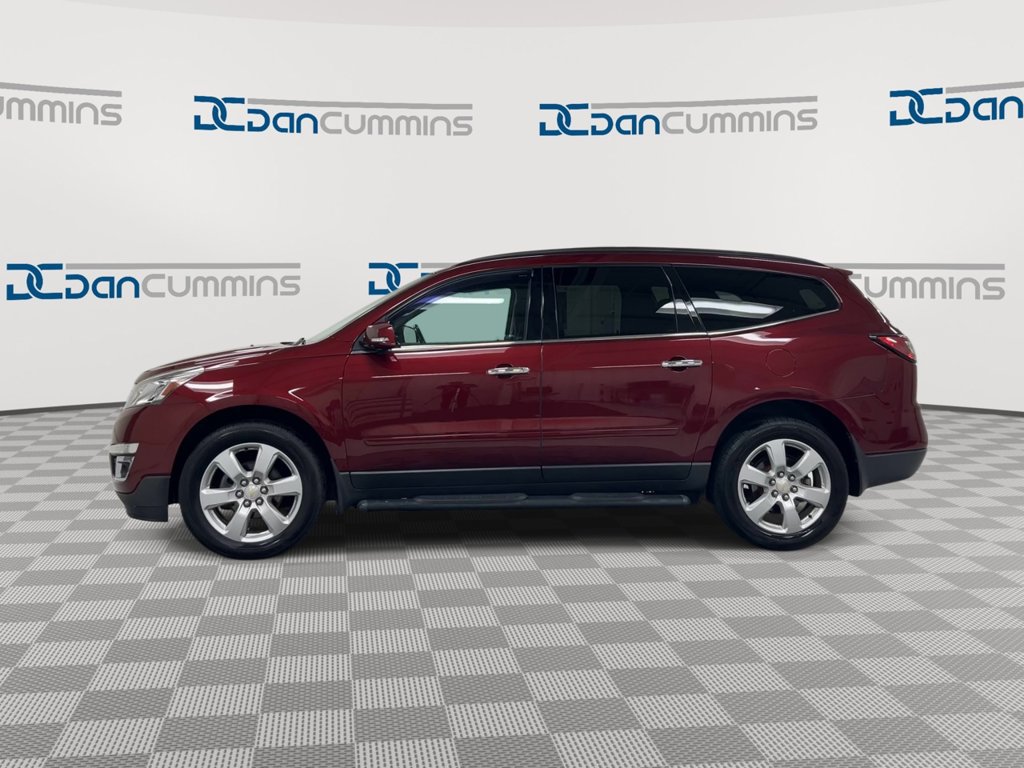 Used 2017 Chevrolet Traverse LT w/ Style and Technology Package FWD image 5