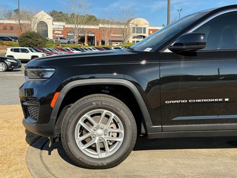 New 2025 Jeep Grand Cherokee Laredo X w/ Luxury Tech Group I image 11