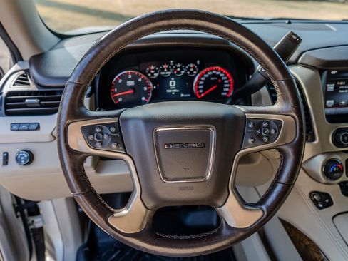 Used 2015 GMC Yukon XL Denali w/ Premium Package image 15