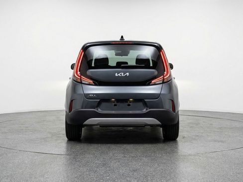 Used 2025 Kia Soul LX w/ LX Technology Package image 7