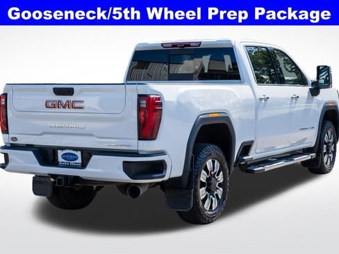 Used 2025 GMC Sierra 3500 Denali w/ Denali Reserve Package AWD/4WD image 8