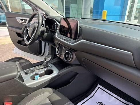 Used 2023 Chevrolet Blazer LT image 27