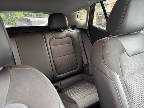 Used 2025 Chevrolet Trax LT w/ LT Convenience Package FWD image 28