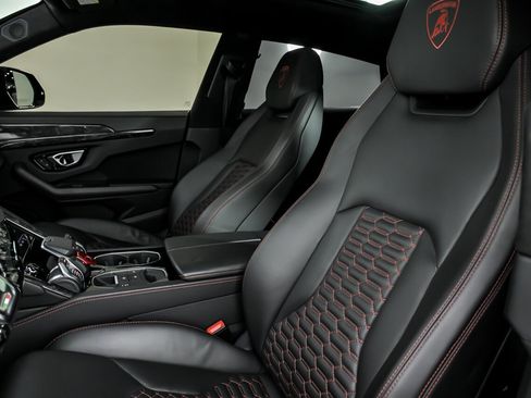 Used 2019 Lamborghini Urus image 24