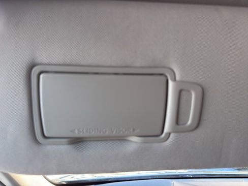 Used 2025 Nissan Murano SV image 25