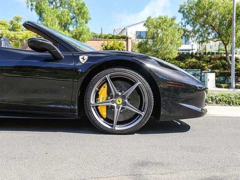 Used 2013 Ferrari 458 Spider RWD image 21