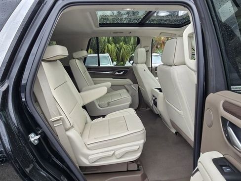 Used 2021 GMC Yukon Denali w/ Denali Premium Package RWD image 14