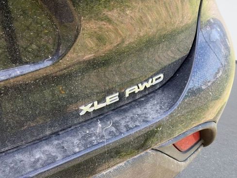 Used 2023 Toyota Highlander XLE image 10