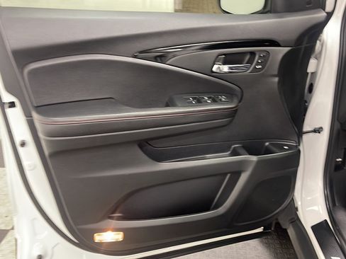 Used 2023 Honda Ridgeline Black Edition image 14