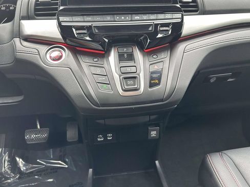 Used 2025 Honda Odyssey Sport-L image 25