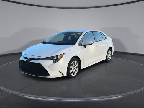 Used 2023 Toyota Corolla LE FWD image 4