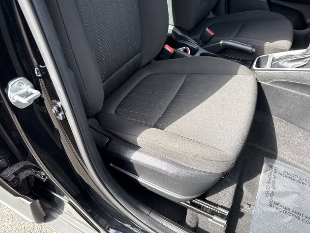 Used 2021 Hyundai Venue SE FWD image 7