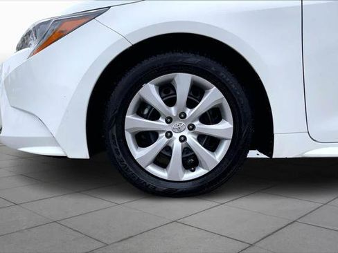 Certified 2025 Toyota Corolla LE image 11