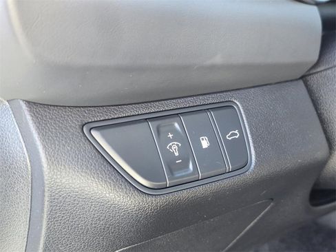 Used 2025 Genesis G70 3.3T Advanced image 18