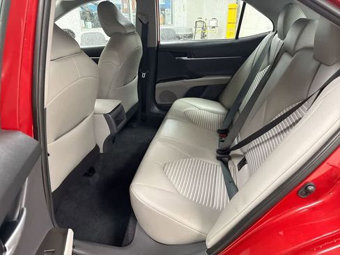 Used 2022 Toyota Camry SE image 22