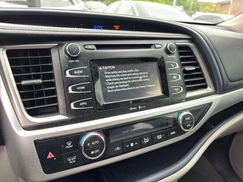 Used 2014 Toyota Highlander Plus image 10
