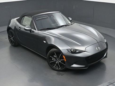 Certified 2025 MAZDA MX-5 Miata Grand Touring w/ Weather Package RWD image 30