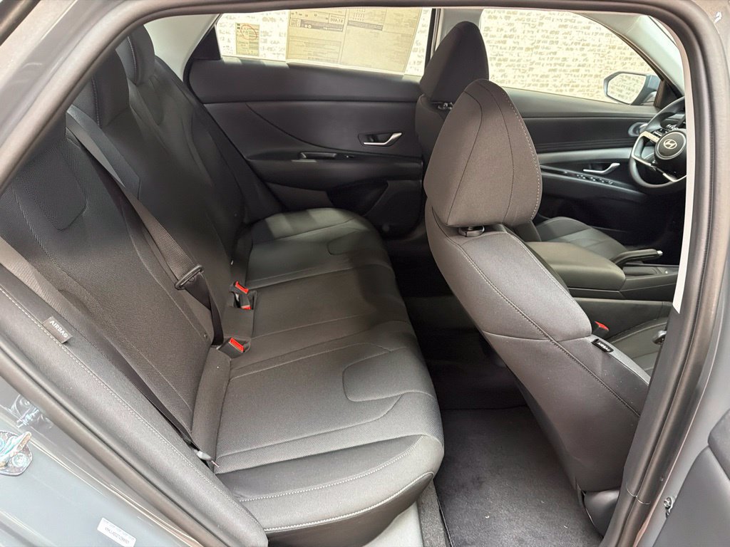 New 2026 Hyundai Elantra SE FWD image 11