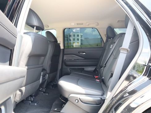 Certified 2025 Nissan Pathfinder SL AWD/4WD image 21