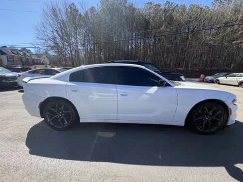 Used 2019 Dodge Charger SXT w/ Blacktop Package image 3