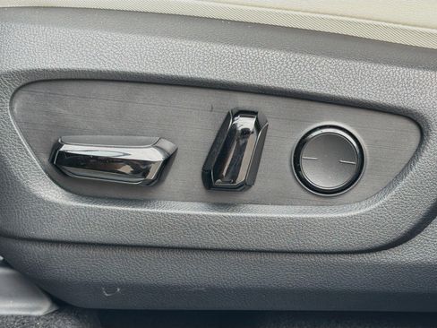 Used 2024 Lexus RX 350 Premium w/ Accessory Package (Z1) FWD image 25