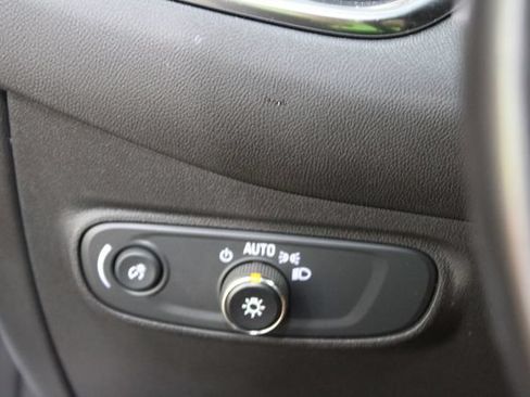 Used 2022 Chevrolet Equinox LT FWD image 15