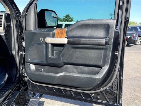 Used 2019 Ford F150 Lariat w/ FX4 Off-Road Package AWD/4WD image 29